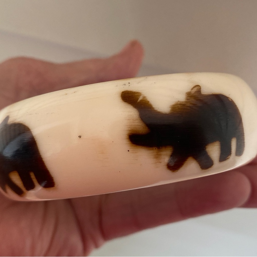 Elephant Motif Bangle Bracelet - Picture 5 of 7